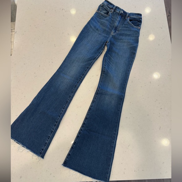 Abercrombie & Fitch The Flare Ultra High Rise Jean 24/00L - Picture 2 of 6
